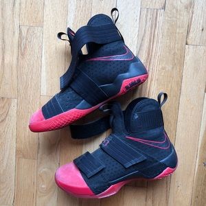 Lebron Soldier 10 Size 8.5 Men’s/  10 women